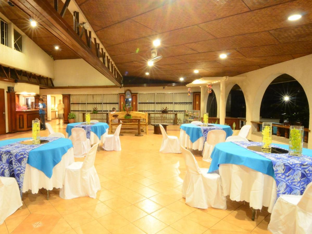 Palmas Del Mar Hotel Bacolod Exterior foto